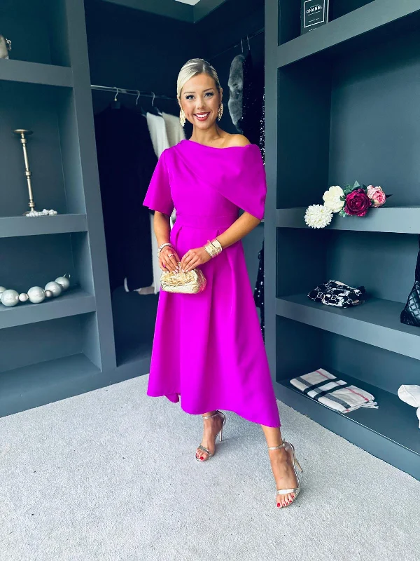 Midi dresses with denim fabric for a casual yet stylish day out Celine Detailed Occasion Dress Orchid Midi dresses with denim fabric for a casual yet stylish day out Celine Detailed Occasion Dress Orchid