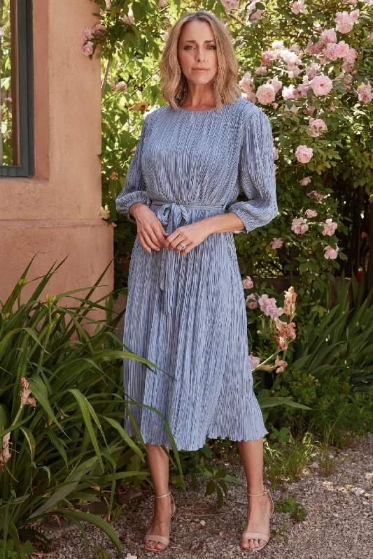 Midi dresses with satin - finish fabrics for a luxurious feel Bethany Pleated Midi Dress | Light Blue Midi dresses with satin - finish fabrics for a luxurious feel Bethany Pleated Midi Dress | Light Blue