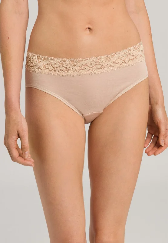 seamless thermal women briefs for added warmthMoments Midi Briefs