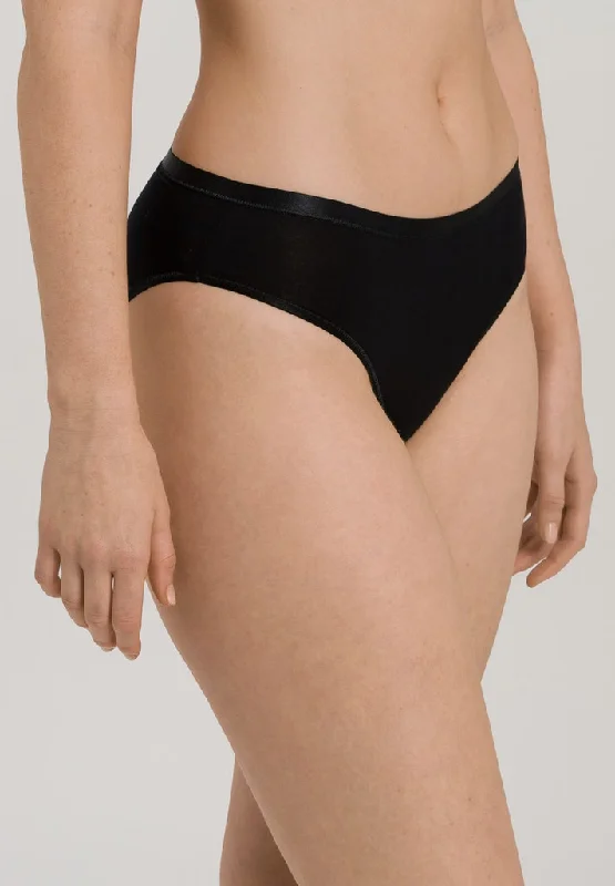anti - chafing women briefs for long - distance runnersSoft Touch Midi Briefs