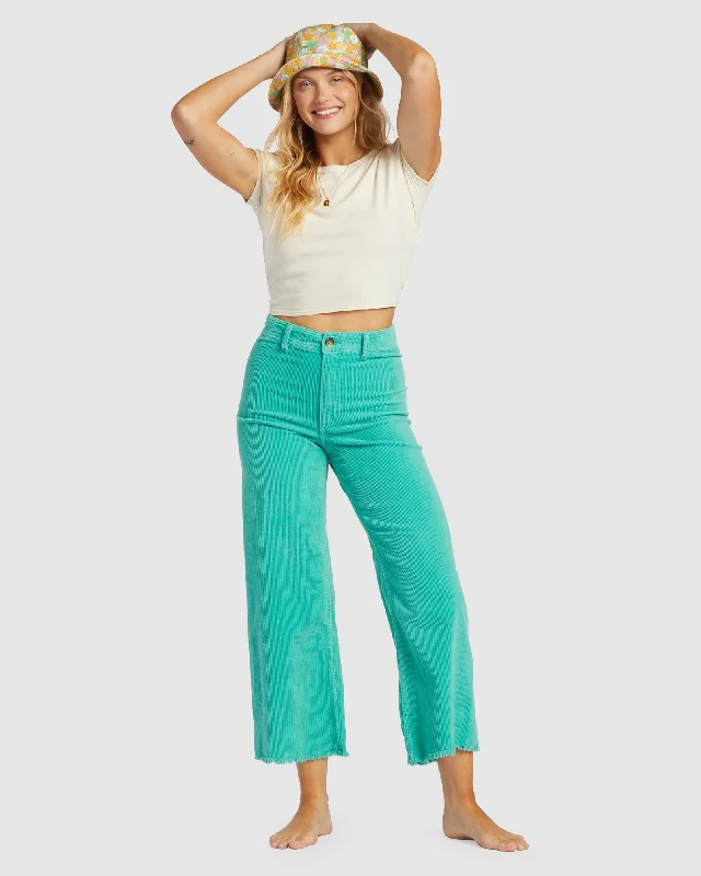 Bootcut Style Women's Stretch Denim Jeans in Dark WashFREE FALL CORD