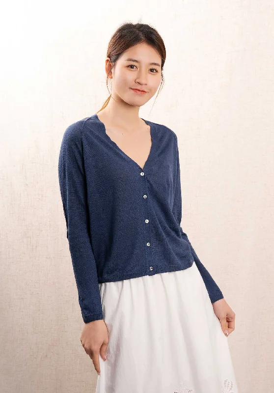 hand knitted women cardigan with artisanal charmCardigan Moana Bbma51 Moana Bbma517 06-Navy hand knitted women cardigan with artisanal charmCardigan Moana Bbma51 Moana Bbma517 06-Navy