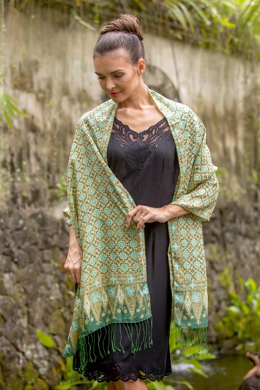 Truntum Ijo Green Truntum Patterned 100% Silk Batik Shawl