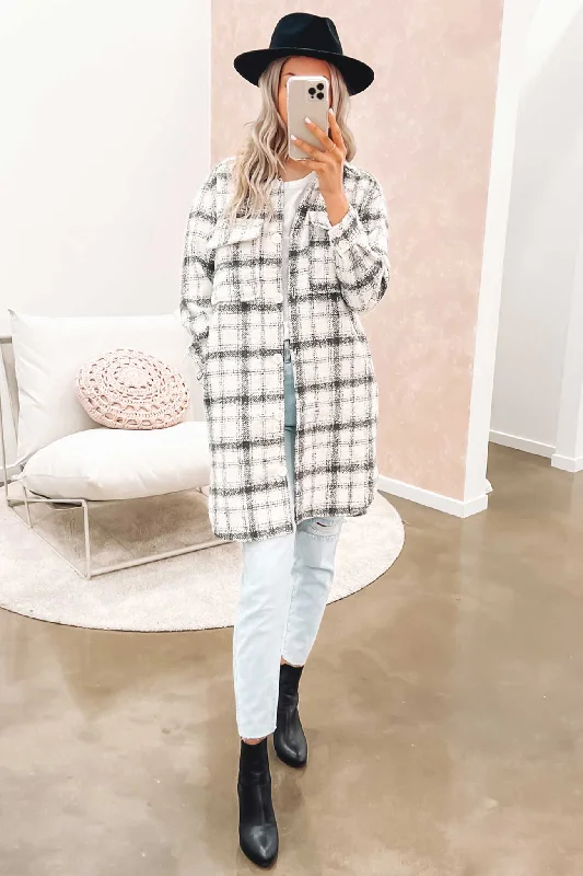 Women's cropped leather jackets with a fringe detail for a western - inspired outfitAlaska Shacket Women's cropped leather jackets with a fringe detail for a western - inspired outfitAlaska Shacket