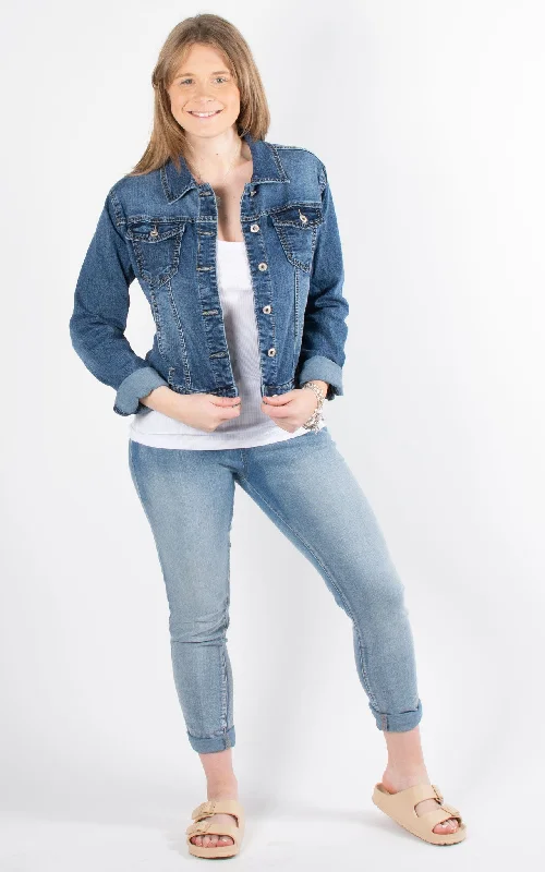 Women's denim jackets with a patchwork design for a bohemian and artsy styleDenim Light Stonewash Jacket Women's denim jackets with a patchwork design for a bohemian and artsy styleDenim Light Stonewash Jacket