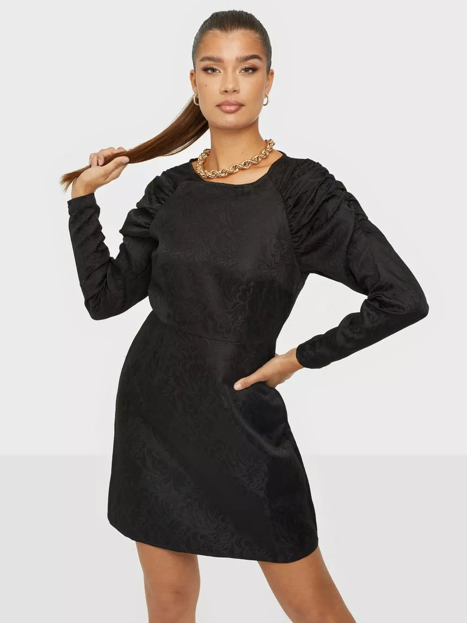 Off - the - Shoulder Women Dress for a Romantic and Feminine LookRustine Longsleeve Dress Black Off - the - Shoulder Women Dress for a Romantic and Feminine LookRustine Longsleeve Dress Black