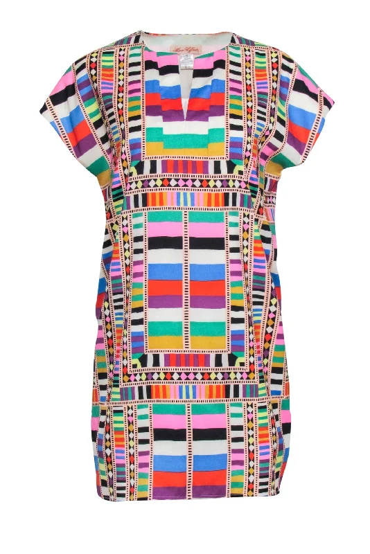 Maxi Women Dress with Floral Print for a Bohemian Vibe Maxi Women Dress with Floral Print for a Bohemian Vibe Mara Hoffman - Pink & Multicolor Short Sleeve Geometric Print Mini Dress Sz S