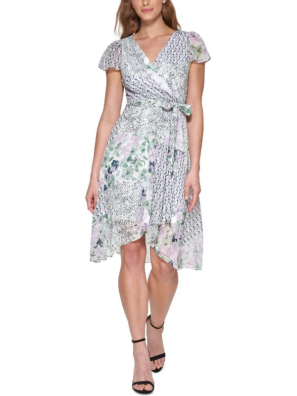 Printed Abstract Women Dress for a Modern and Artistic Appeal Printed Abstract Women Dress for a Modern and Artistic Appeal Petites Womens Chiffon Faux-Wrap Fit & Flare Dress