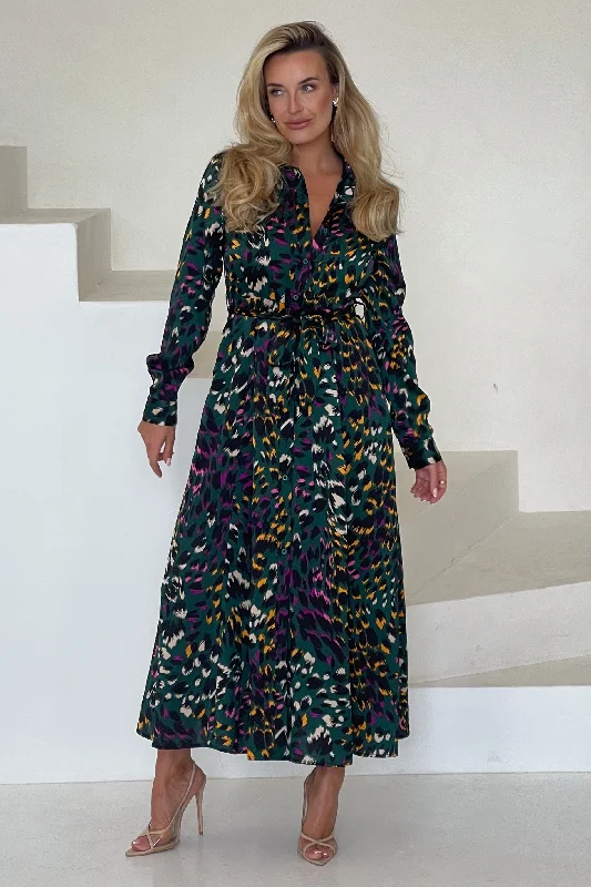Plaid midi dresses for a fall - themed family gatheringBrielle Green Animal Shirt Midi Dress Plaid midi dresses for a fall - themed family gatheringBrielle Green Animal Shirt Midi Dress