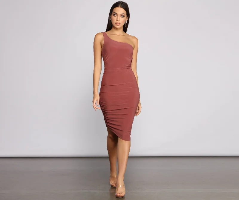 Midi dresses with asymmetric hems for a fashion - forward and dynamic appearanceRuched Stunner One Shoulder Midi Dress Midi dresses with asymmetric hems for a fashion - forward and dynamic appearanceRuched Stunner One Shoulder Midi Dress