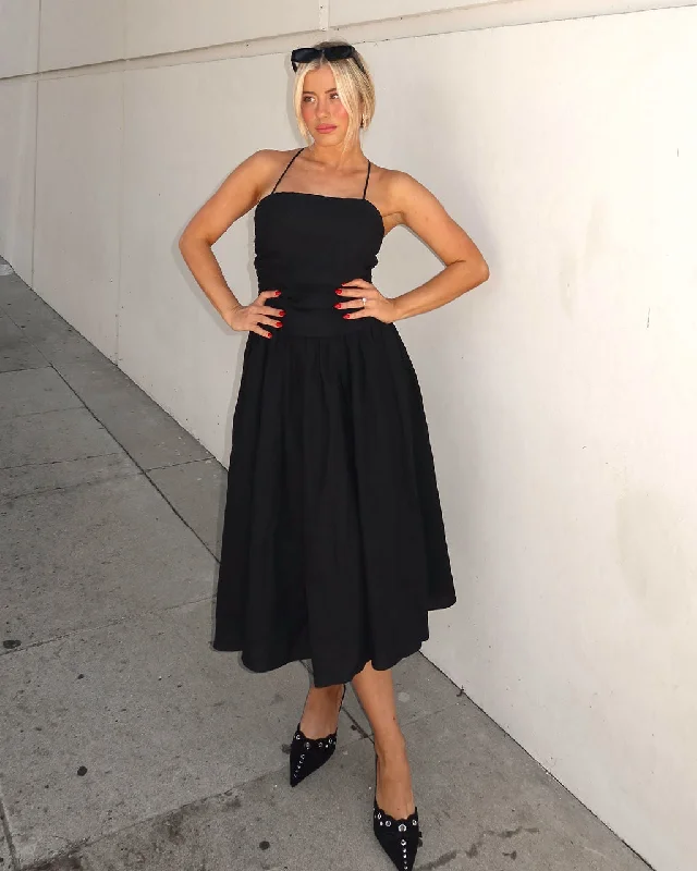 Midi dresses with empire waists for a flattering maternity optionShes Classic Ruched Linen Midi Dress Midi dresses with empire waists for a flattering maternity optionShes Classic Ruched Linen Midi Dress