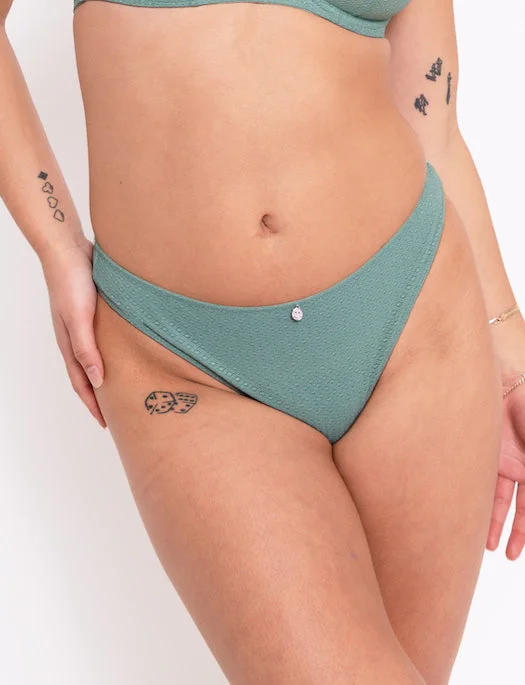 Shapers with a waist - cinching effect for an hourglass figureCurvy Kate Happy Bum Brazilian Shapers with a waist - cinching effect for an hourglass figureCurvy Kate Happy Bum Brazilian