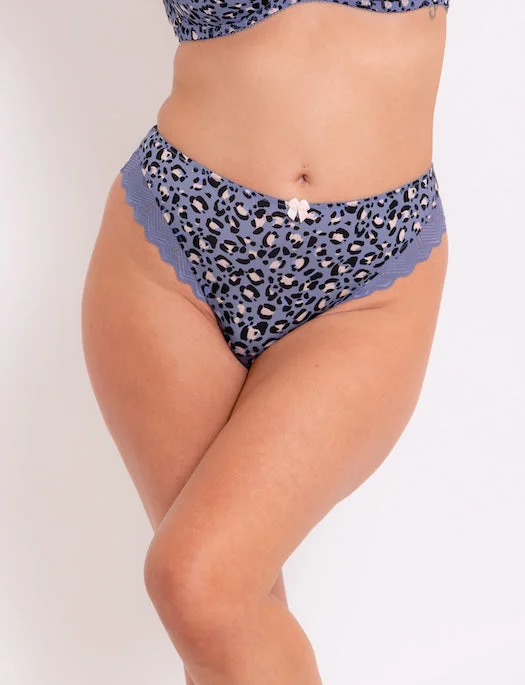 Shapers for specific sports like yoga or running​Curvy Kate Wild One Brazilian