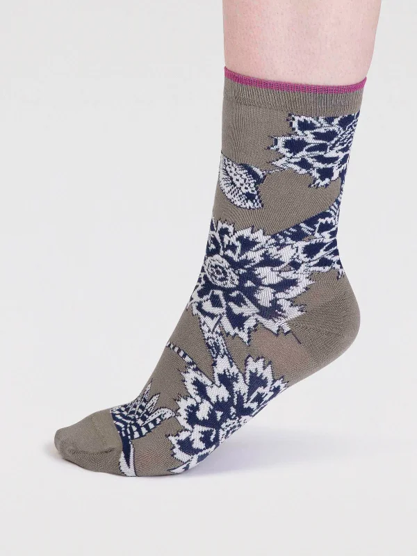 Freja Organic Cotton Abstract Flower Socks - Pea Green