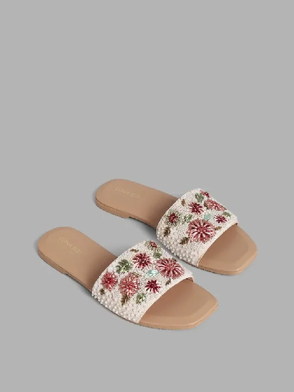 Women's pants for gym workouts Light - wash women jeans for a fresh and summery appearance LUNA BLU Pearl Floral Embellished White Slides Women's pants for gym workouts Light - wash women jeans for a fresh and summery appearance LUNA BLU Pearl Floral Embellished White Slides