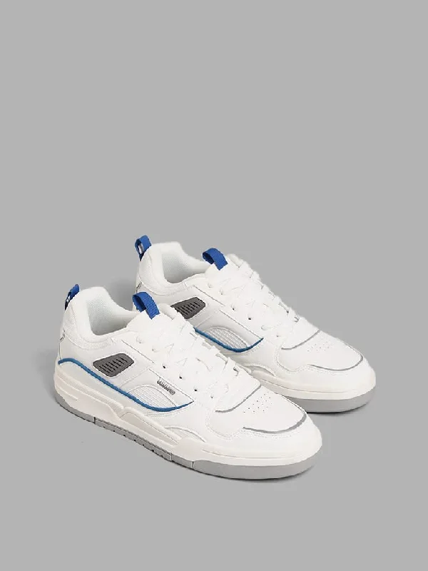 Women's pants for theme park visits Mom jeans for a nostalgic and casual look SOLEPLAY White Detail Lace-Up Sneakers Women's pants for theme park visits Mom jeans for a nostalgic and casual look SOLEPLAY White Detail Lace-Up Sneakers