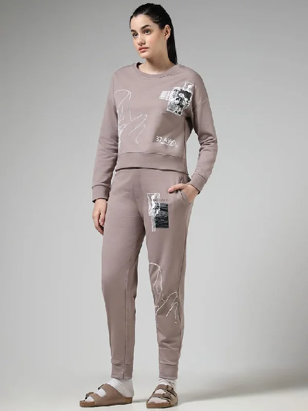 Women's pocket - equipped casual pants Button - fly women jeans with a traditional touch Studiofit Light Brown Typographic Printed Cotton Blend Joggers Women's pocket - equipped casual pants Button - fly women jeans with a traditional touch Studiofit Light Brown Typographic Printed Cotton Blend Joggers
