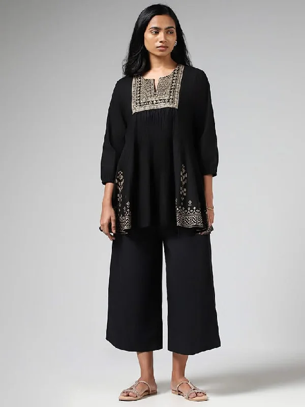 Women's palazzo beach pants Colored women jeans in vibrant hues like red and yellow Utsa Black Floral Zari Embroidered and Printed Gathered Cotton Kurti Women's palazzo beach pants Colored women jeans in vibrant hues like red and yellow Utsa Black Floral Zari Embroidered and Printed Gathered Cotton Kurti