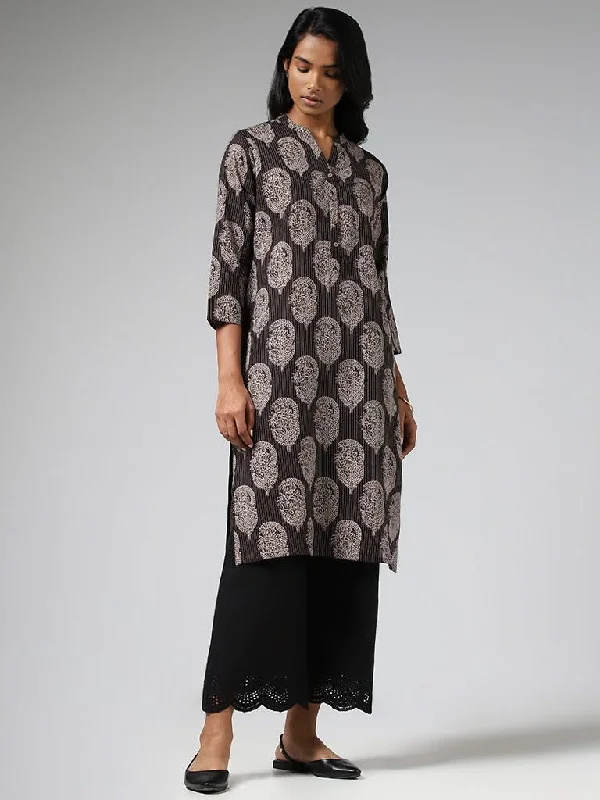 Women's pants for job interviews Skinny women jeans with a form - fitting design Utsa Charcoal Paisley Printed & Kantha Embroidered Straight Kurta