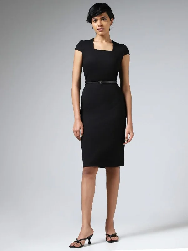 Women's pants for cocktail parties Distressed women jeans for a trendy and edgy look Wardrobe Solid Black Dress With Belt Women's pants for cocktail parties Distressed women jeans for a trendy and edgy look Wardrobe Solid Black Dress With Belt