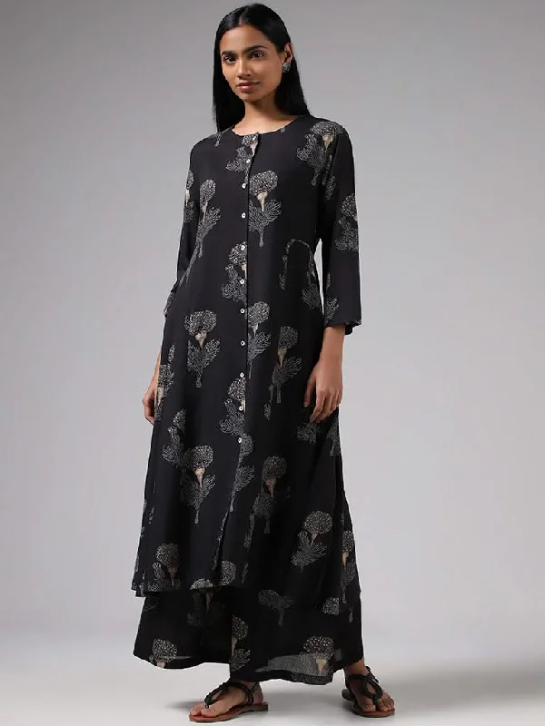 Women's junior - sized denim pants Distressed women jeans for a trendy and edgy look Zuba Black Floral Block Printed Button Down Kurta Women's junior - sized denim pants Distressed women jeans for a trendy and edgy look Zuba Black Floral Block Printed Button Down Kurta