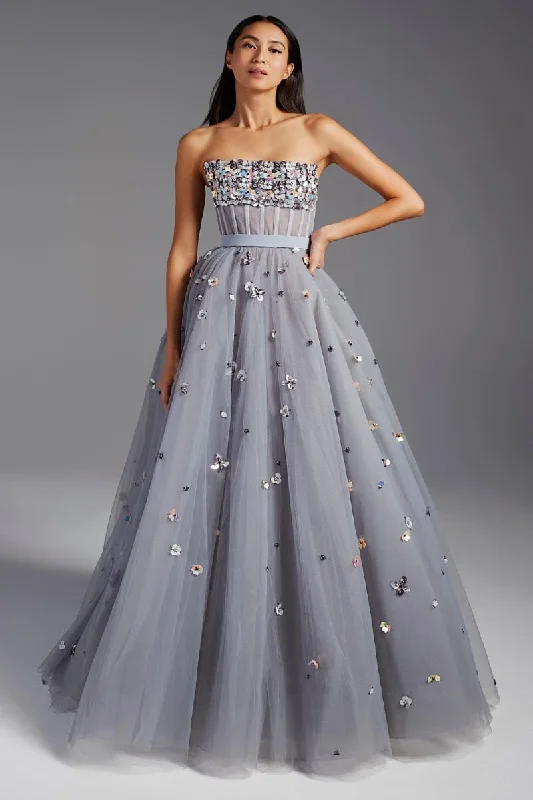 Maxi dresses with thin spaghetti straps for a delicate and feminine feelRene Blossom Strapless Maxi Dress Maxi dresses with thin spaghetti straps for a delicate and feminine feelRene Blossom Strapless Maxi Dress