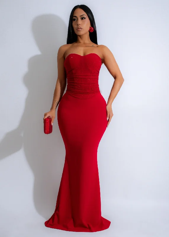 Maxi dresses with mesh panels for a sexy and trendy appearanceScarlet Cascade Mesh Rhinestones Maxi Dress Red Maxi dresses with mesh panels for a sexy and trendy appearanceScarlet Cascade Mesh Rhinestones Maxi Dress Red