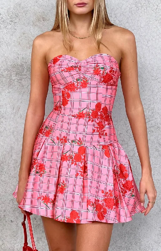 Mini dresses with halter necks for a stylish choiceBlu Pink Floral Strapless Mini Dress Mini dresses with halter necks for a stylish choiceBlu Pink Floral Strapless Mini Dress