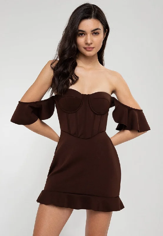 Mini dresses with cut - out details for a trendy lookHeidi